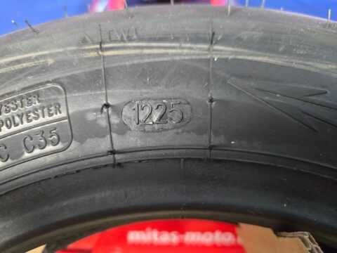 Mitas 3.50-10 51P SUPER SOFT MC35 2.0 S-Racer scooter mini race tire - Image 3